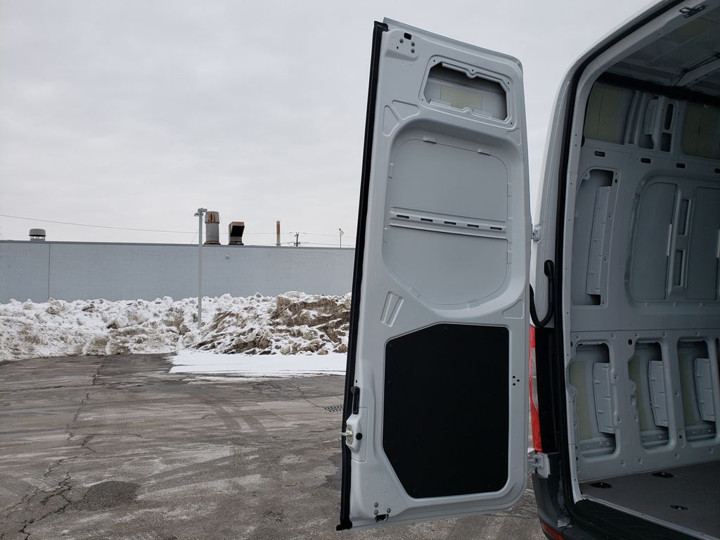 Thumbnail: 2026 Mercedes-Benz Sprinter - 8