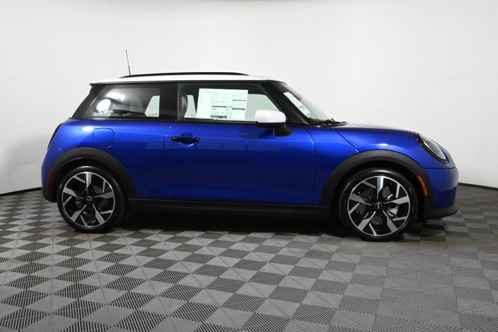 2025 MINI Cooper S 8