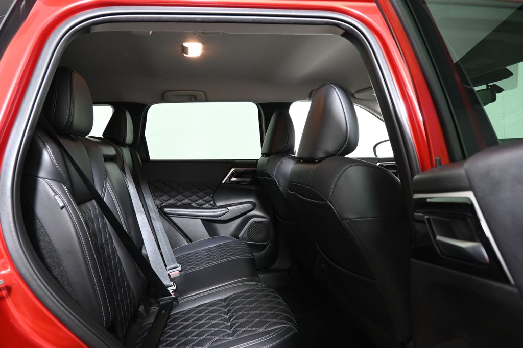 Thumbnail: 2022 Mitsubishi Outlander - 27