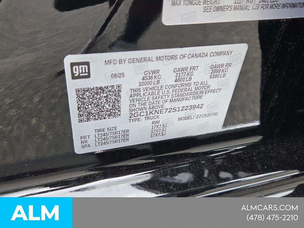 Used 2025 Black Chevrolet LT image 7