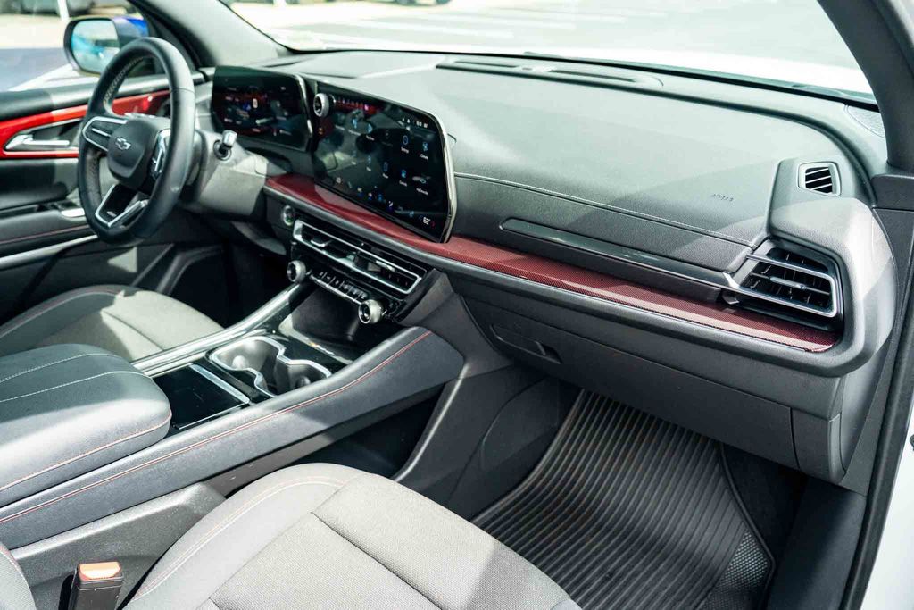 Used Car 2024 Chevrolet Traverse  Z71 For Sale Under $50,000 In Austin, Texas