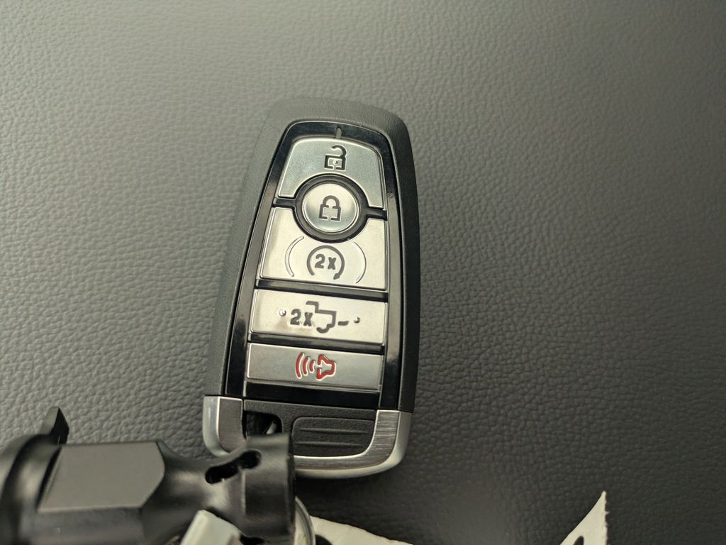 2026 Ford F-350 Super Duty LARIAT
