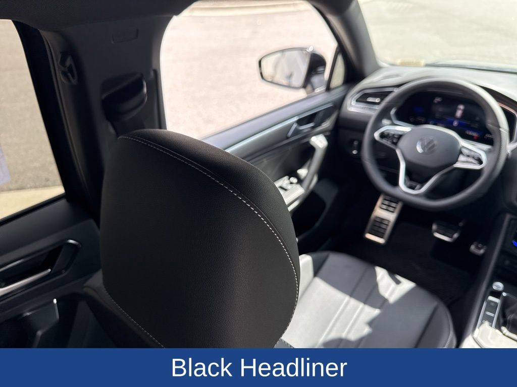 2023 Volkswagen Tiguan SE R-Line Black
