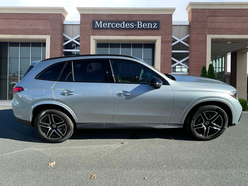 2025 Mercedes-Benz GLC 300 4