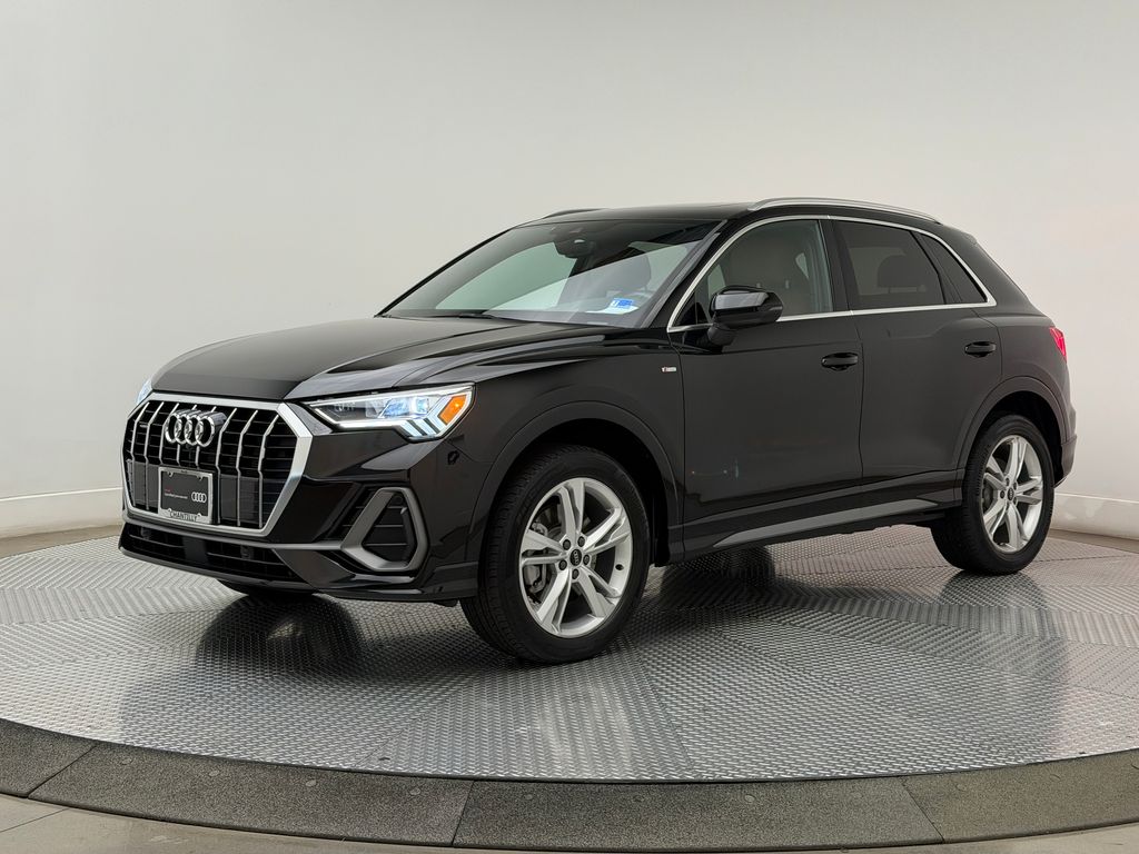 Thumbnail: 2023 Audi Q3 - 4