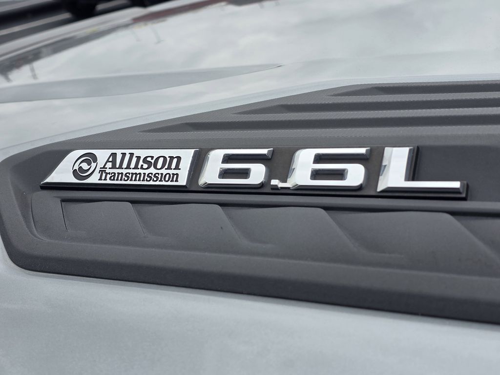 2024 Chevrolet Silverado 2500HD Custom - 9