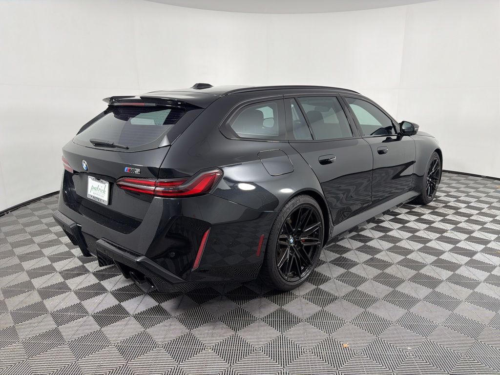 Thumbnail: 2025 BMW M5 - 5