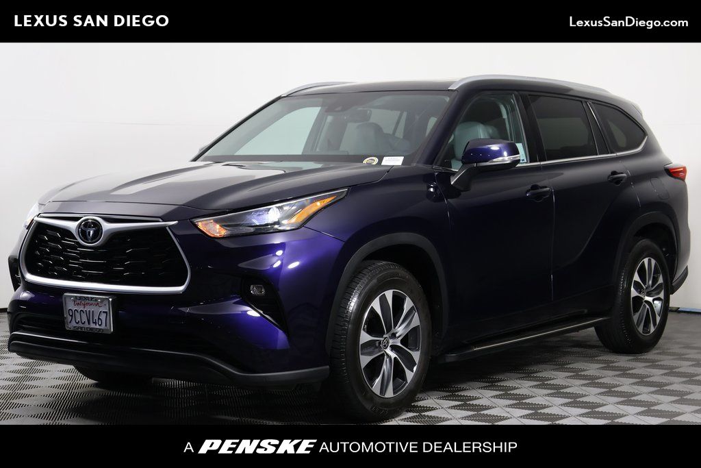 2022 Toyota Highlander XLE -
                San Diego, CA