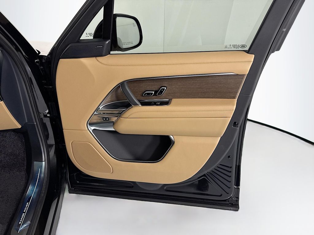 Thumbnail: 2026 Land Rover Range Rover - 27