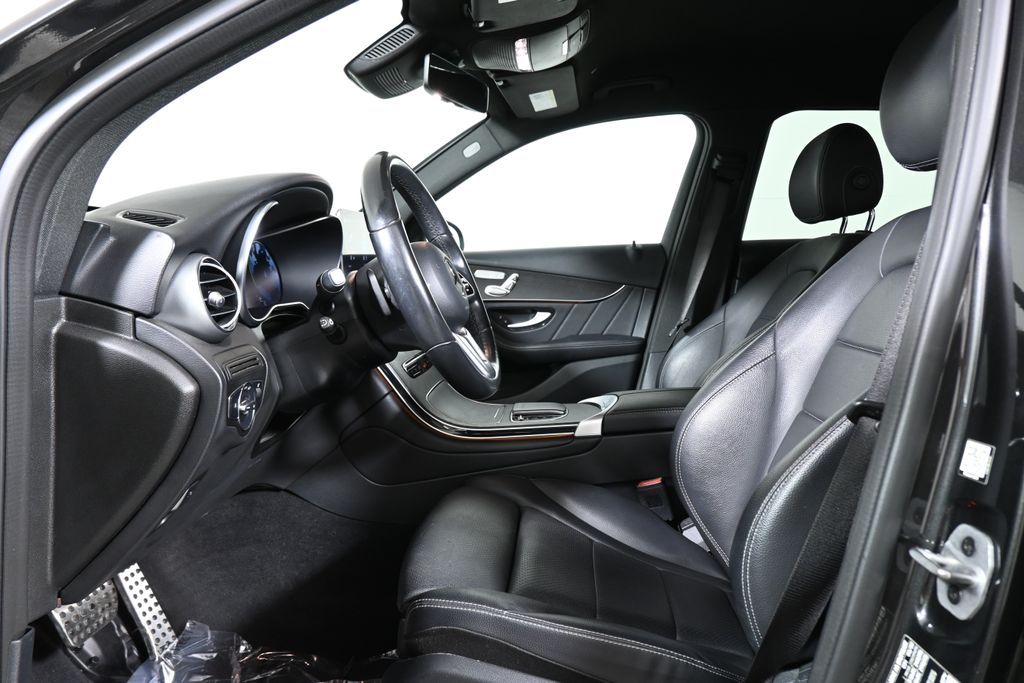 Thumbnail: 2022 Mercedes-Benz GLC - 3