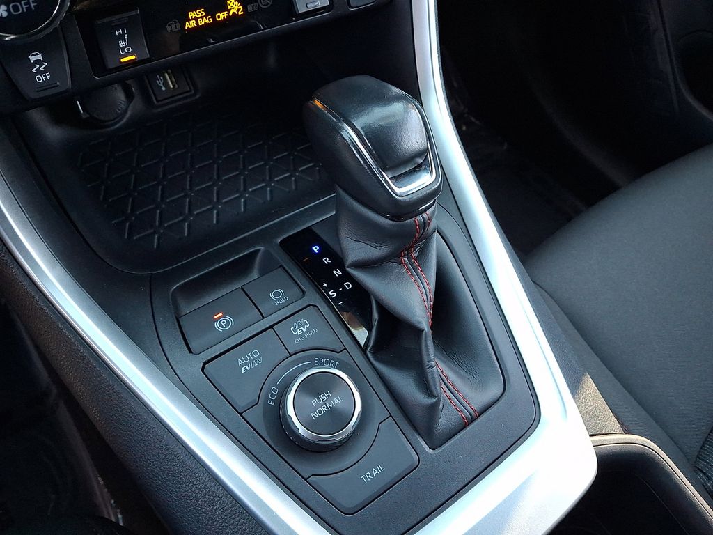 Thumbnail: 2024 Toyota RAV4 - 16