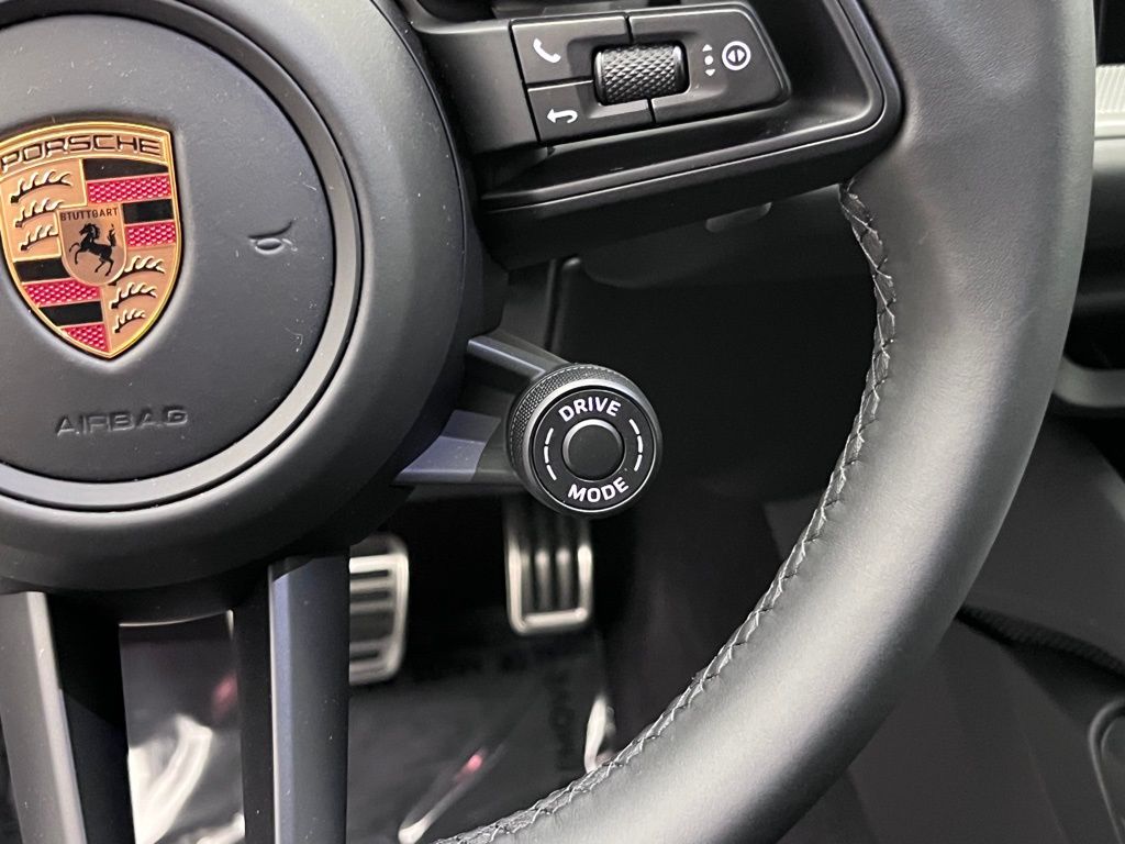 Thumbnail: 2025 Porsche  - 15