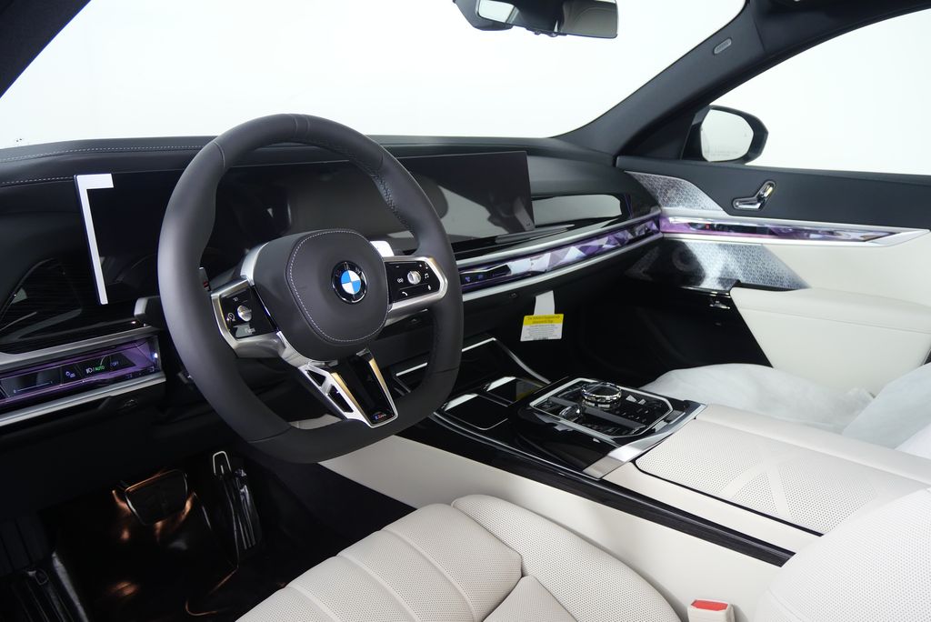 Thumbnail: 2026 BMW 7 Series - 13