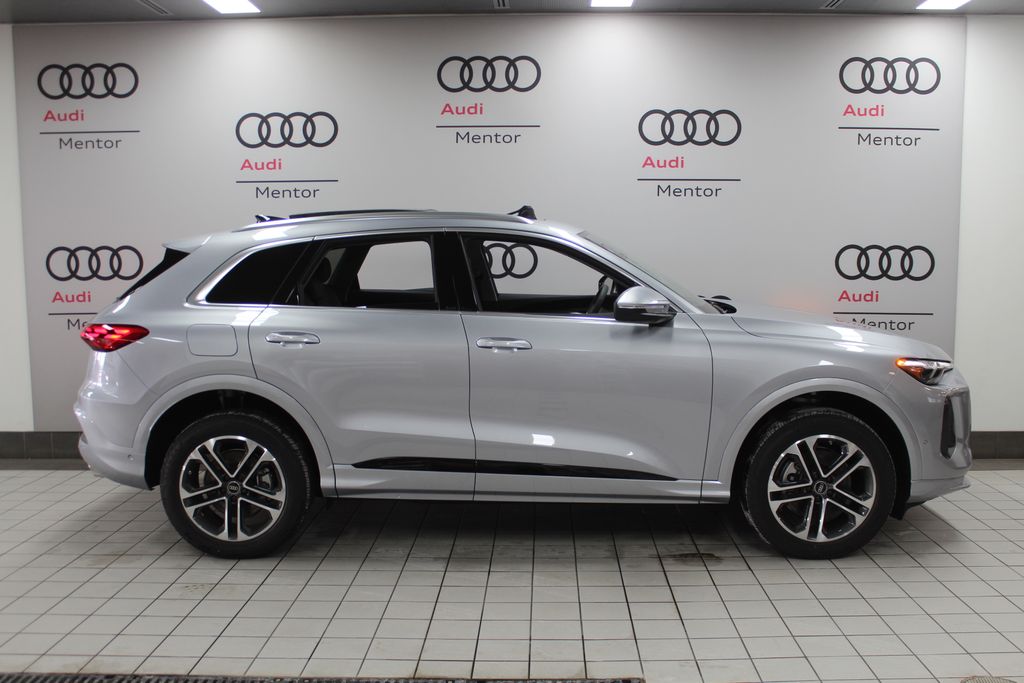 Thumbnail: 2025 Audi Q5 - 7