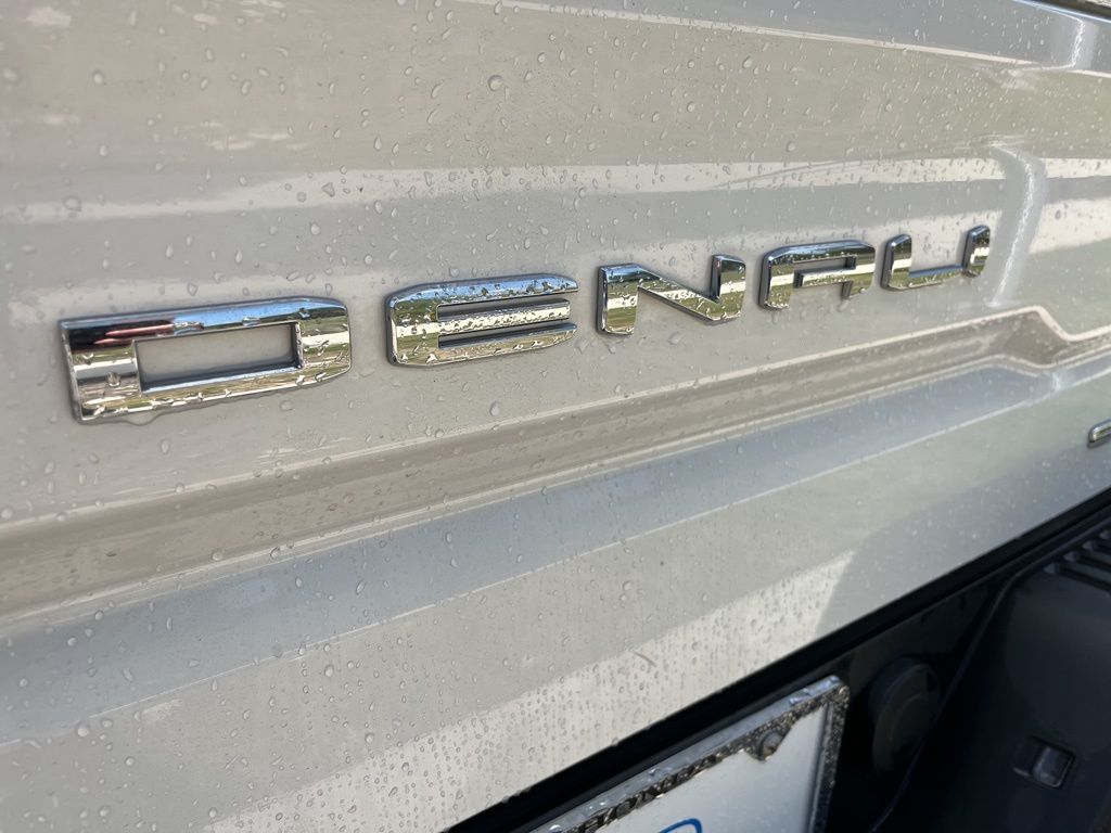 2023 GMC Sierra 1500 Denali Ultimate 8