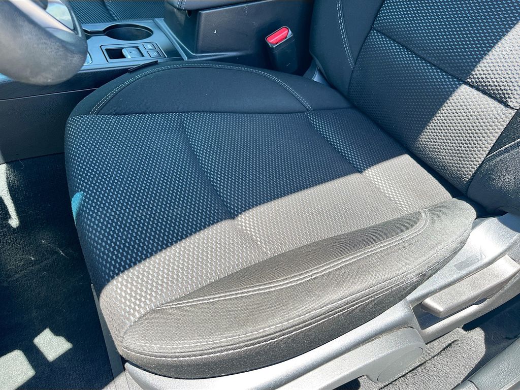 Used 2019 Silver Subaru 2.5i image 18