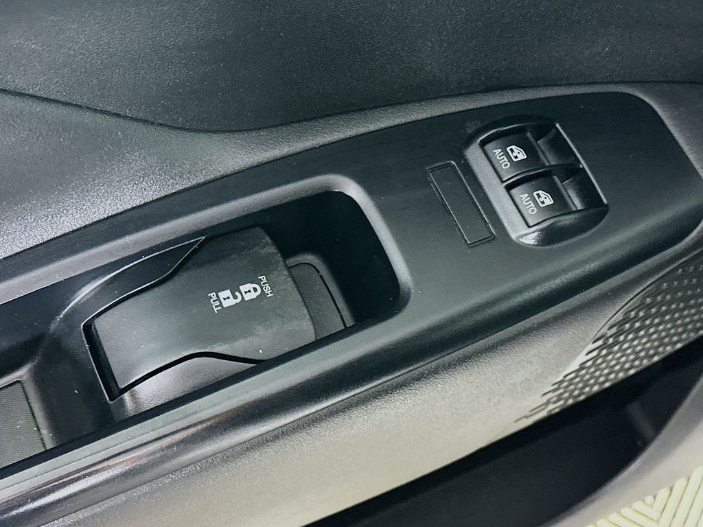 Used 2020 White Ram Tradesman SLT image 23