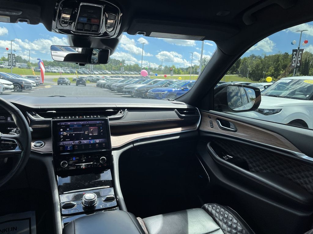 Used 2021 Silver Jeep Summit image 11