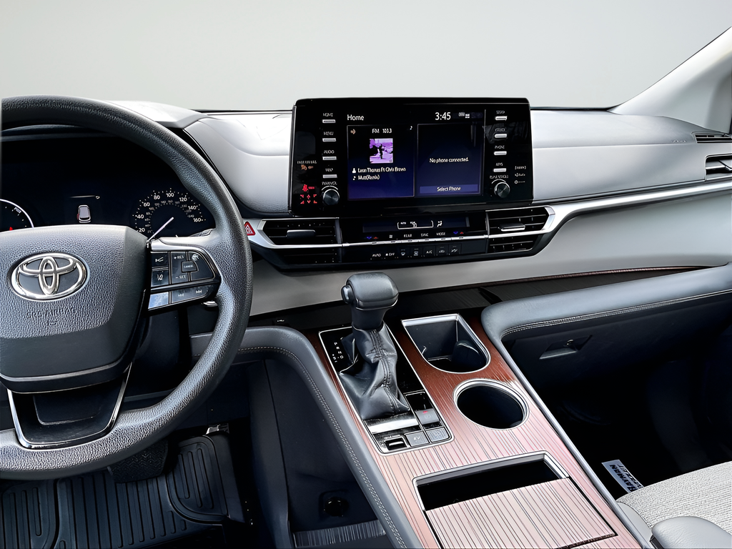 Used 2023 Toyota Sienna LE 4D Passenger Van