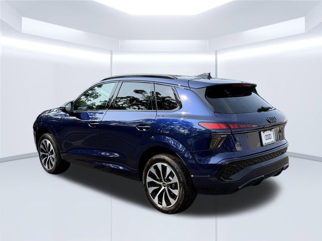 Thumbnail: 2026 Audi Q3 - 5
