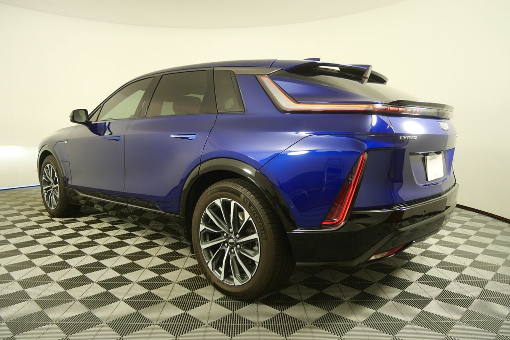 Thumbnail: 2024 Cadillac Lyriq - 5