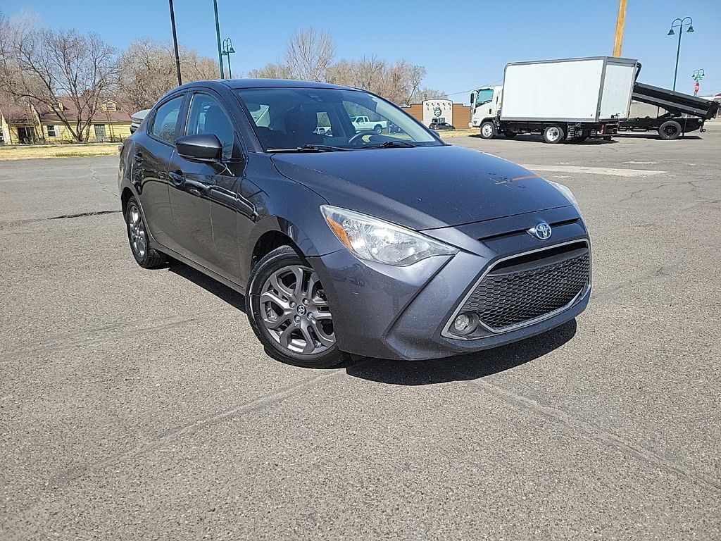 Gray (Graphite) 2020 Toyota Yaris LE Sedan FWD Sedan Front-Wheel Drive 6-Speed Automatic