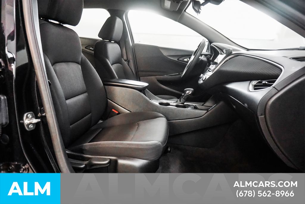 Used 2025 Black Chevrolet LT image 19