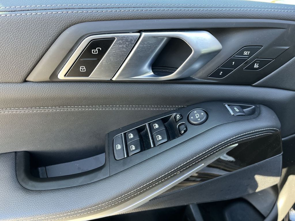 Thumbnail: 2022 BMW X5 - 13