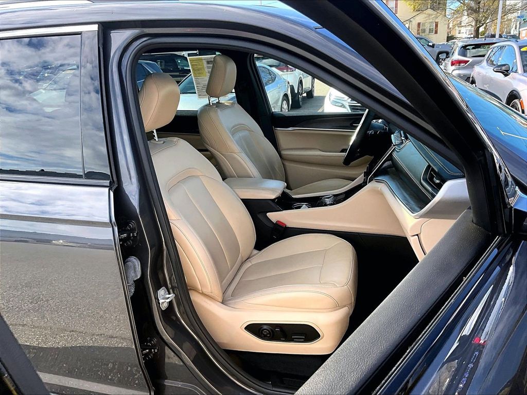 2023 Jeep Grand Cherokee L — photo 11
