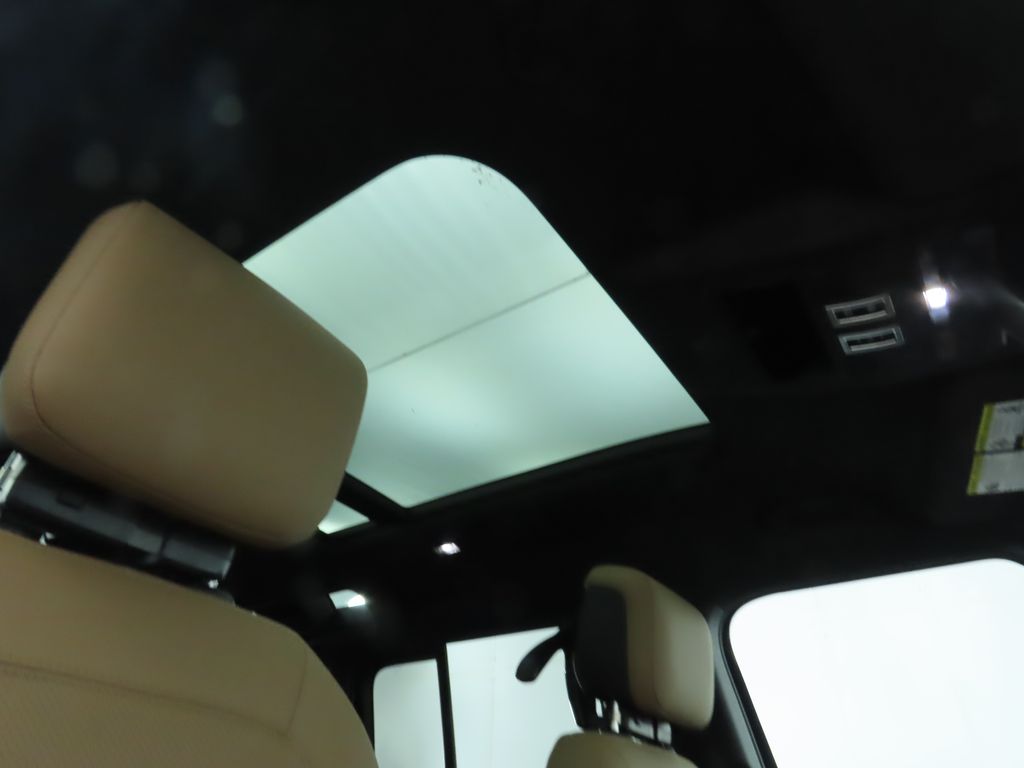 2025 Land Rover Defender 110 19
