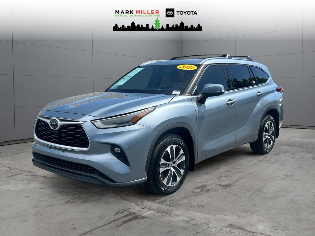 2021 Toyota Highlander XLE FWD
