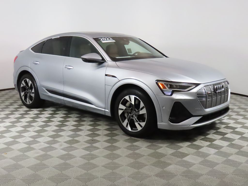 Thumbnail: 2022 Audi e-tron GT - 7