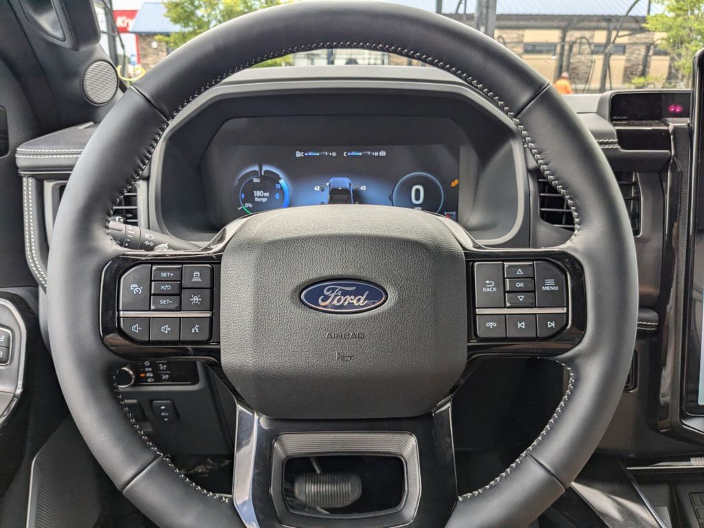 2025 Ford F-150 Lightning Platinum
