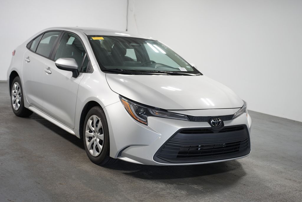 Thumbnail: 2023 Toyota Corolla - 3