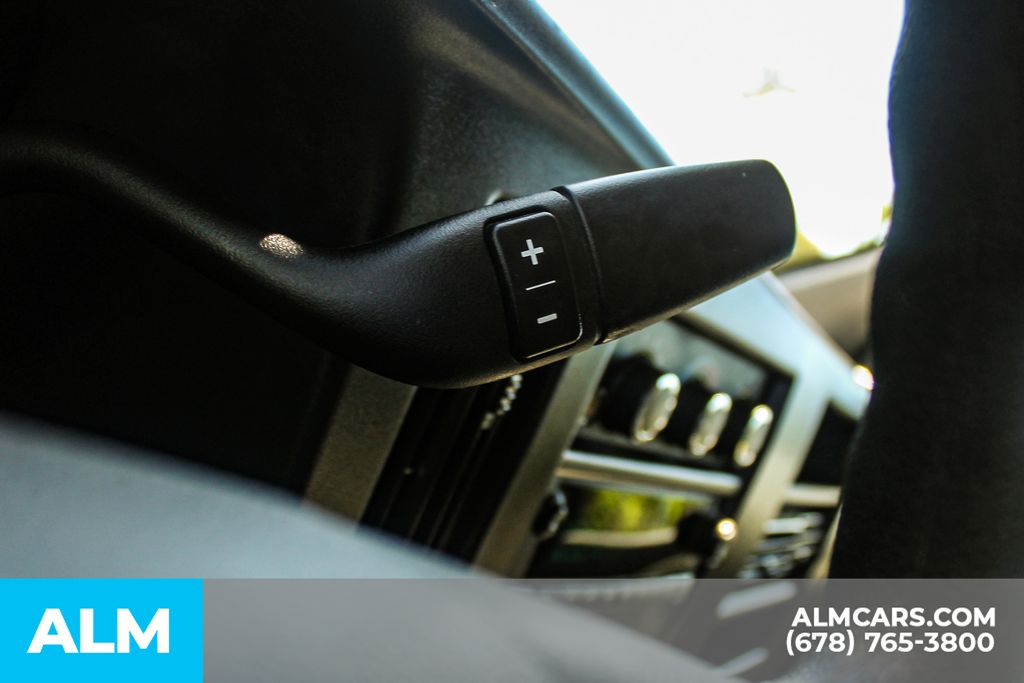 Used 2025 White Chevrolet LT image 27