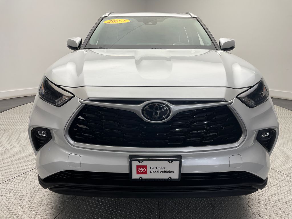 2022 Toyota Highlander XLE 2