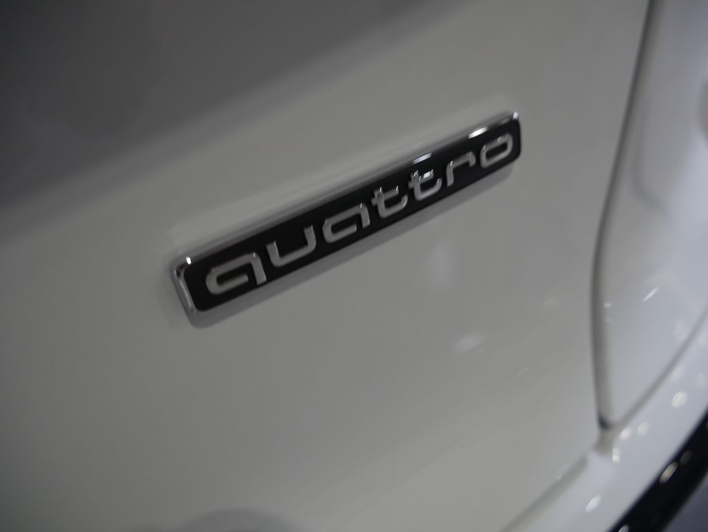 Thumbnail: 2026 Audi Q3 - 10
