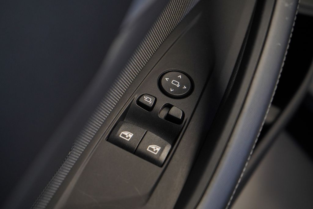 Thumbnail: 2024 BMW M4 - 17