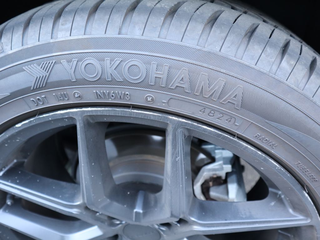 Thumbnail: 2022 Lexus UX - 31