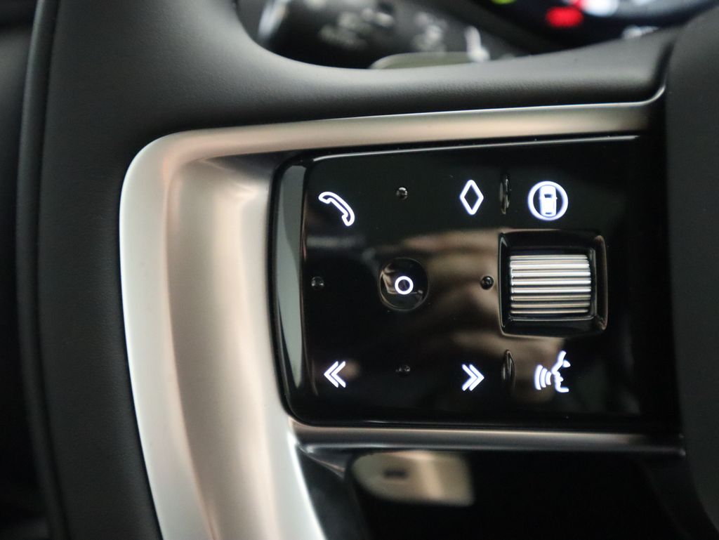 Thumbnail: 2026 Land Rover Range Rover - 11