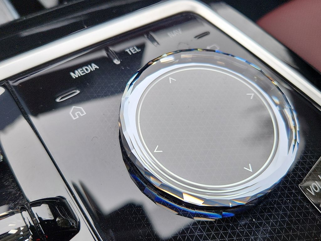 Thumbnail: 2024 BMW 7 Series - 25