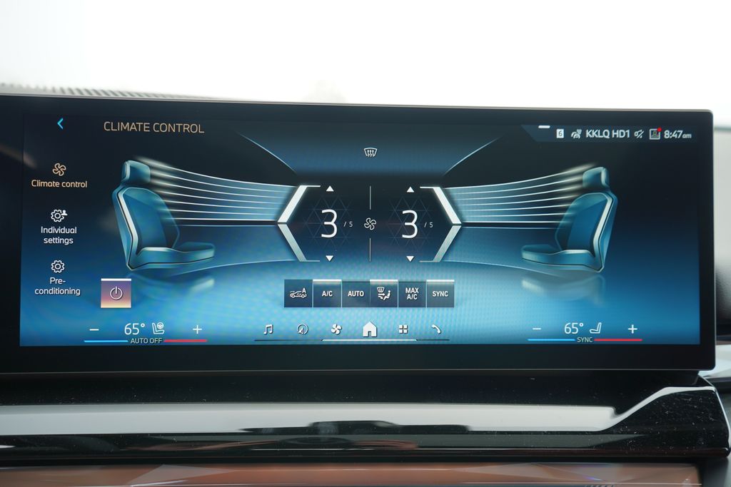 Thumbnail: 2026 BMW i5 - 18