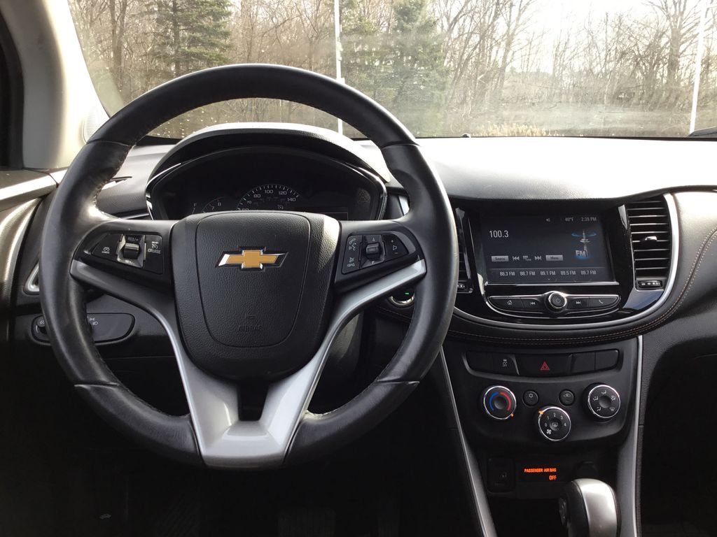 Thumbnail: 2017 Chevrolet Trax - 10