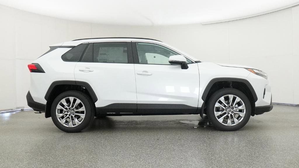 Thumbnail: 2025 Toyota RAV4 - 13