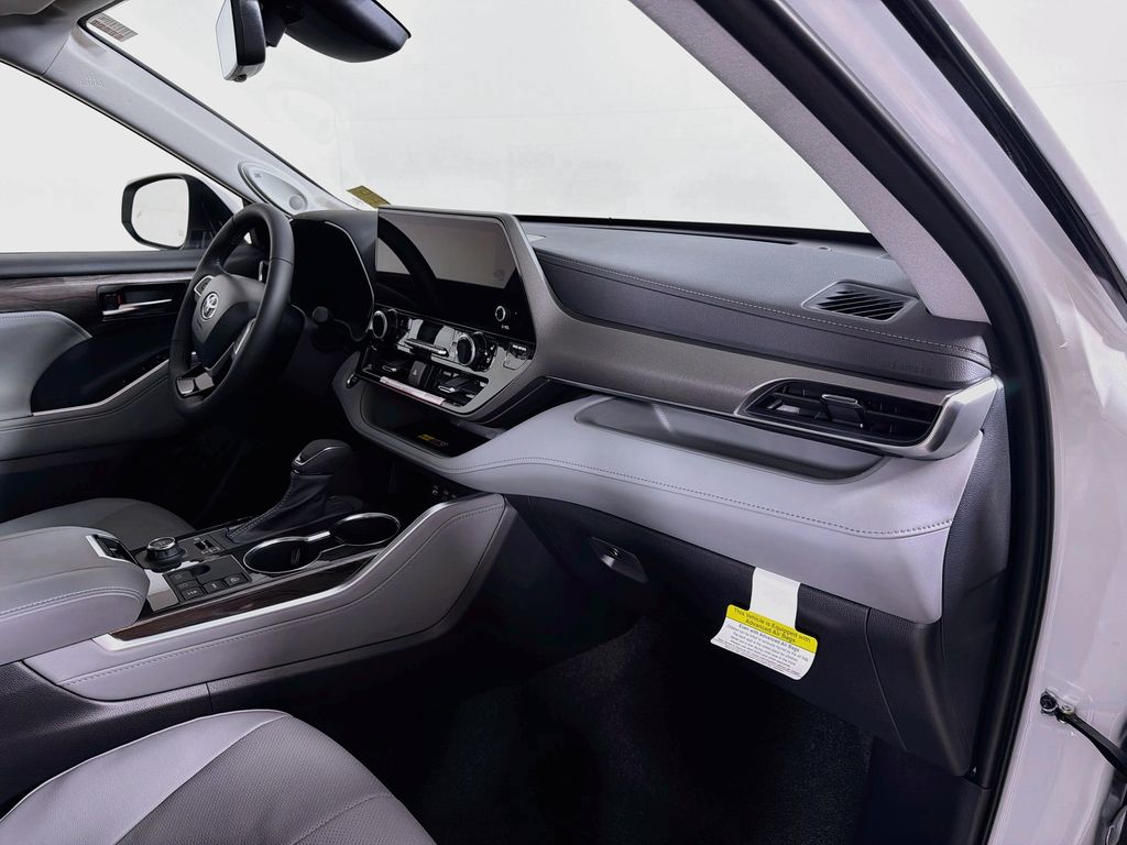New 2026 Toyota Highlander SUV