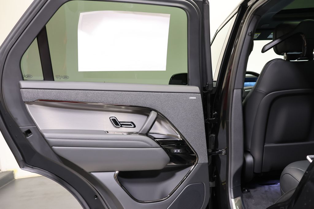 Thumbnail: 2026 Land Rover Range Rover Sport - 31