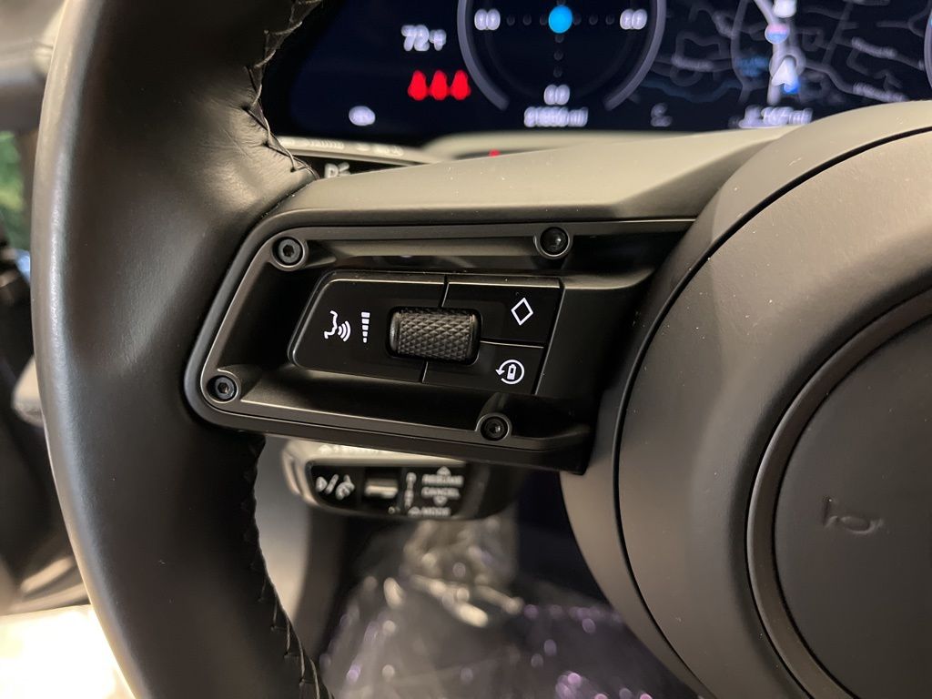 Thumbnail: 2021 Porsche Taycan - 15