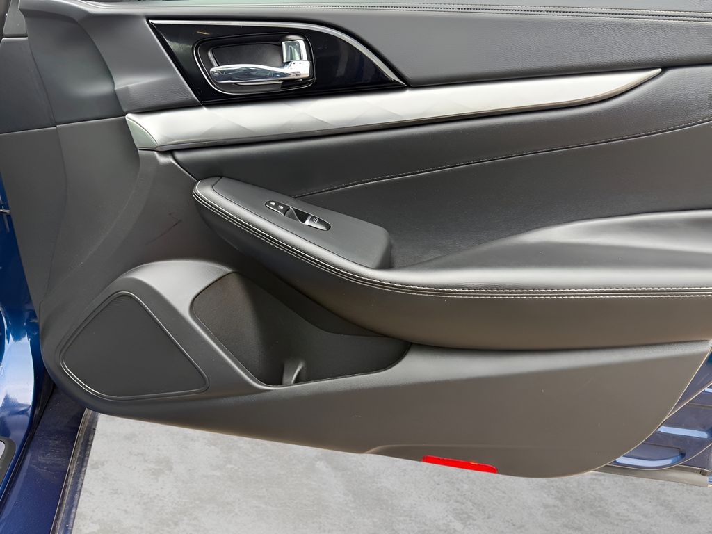 2023 Nissan Maxima