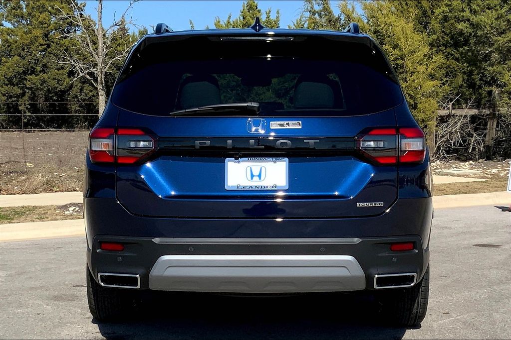 2025 Honda Pilot Touring 4