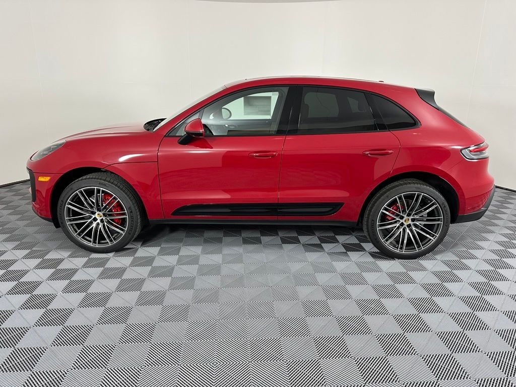Thumbnail: 2026 Porsche Macan - 2